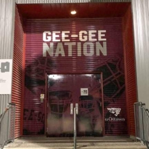 Signage Wraps 1440 2560 0001 University of Ottawa IMG 1782 min